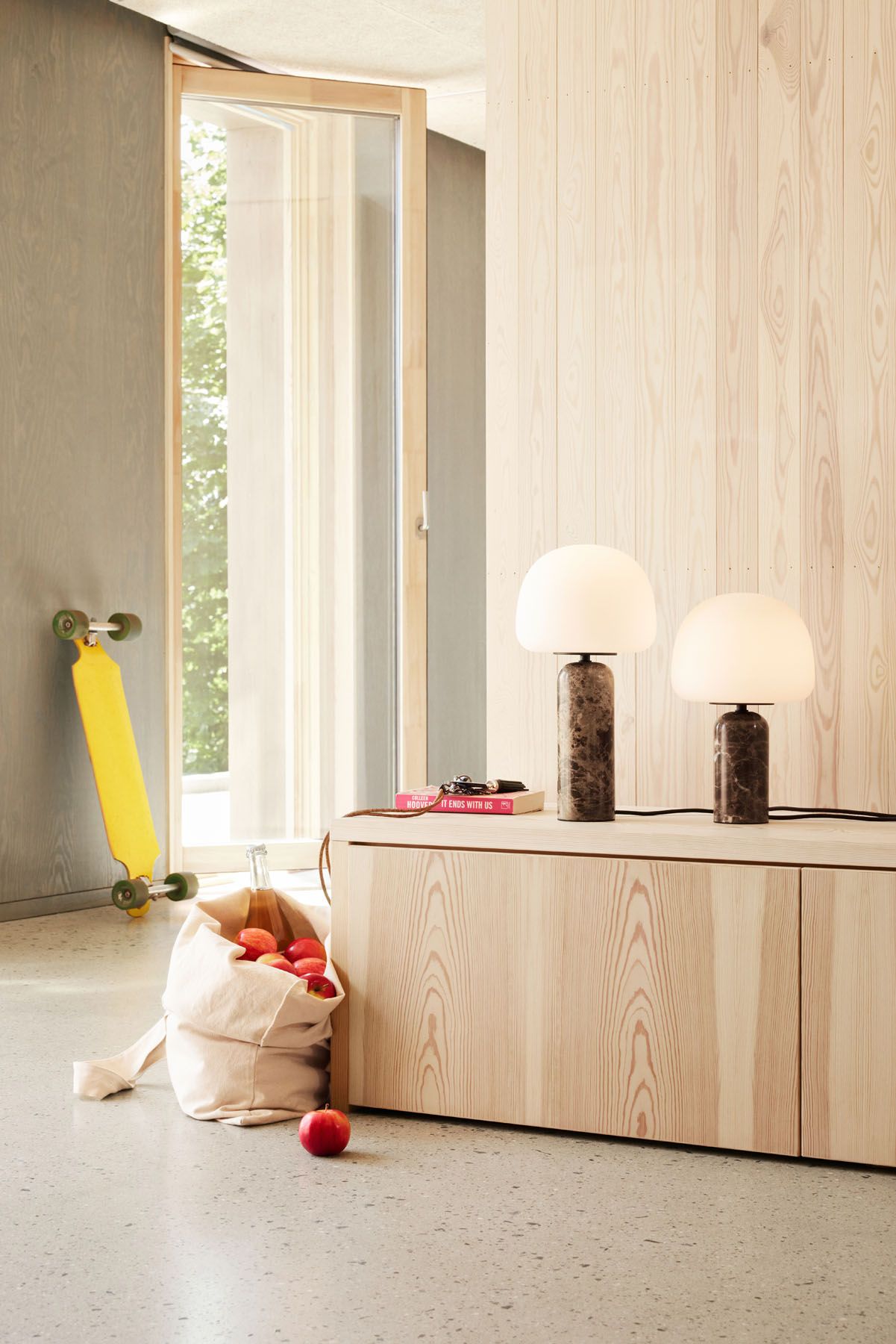 Beluce_Northern_Kin_tablelamp_